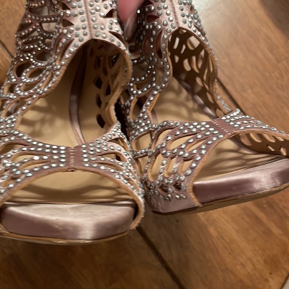 INC CHAMPAGNE SATIN SHOE W CRYSTAL BEADS NEW NEVER WORN - Picture 10 of 10